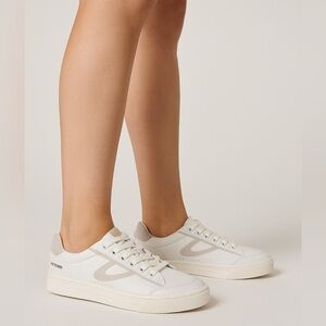 Tretorn Women’s Serve Sneakers White/Grey Size 8M | Memory Foam NWT